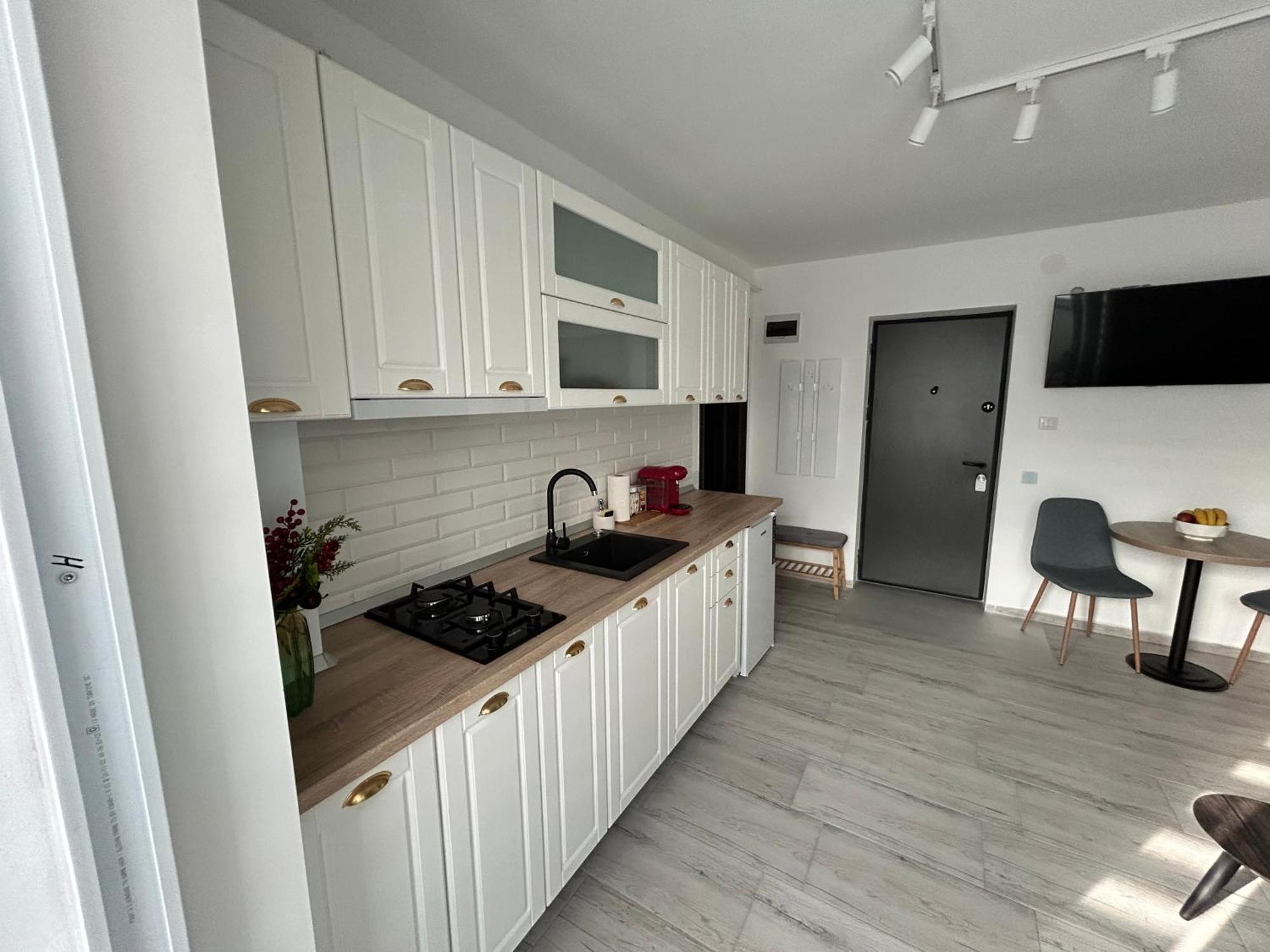 1 Mai - Luxury Park Apartments - Self Check-In - Private Parking - 2 Craiova Bagian luar foto